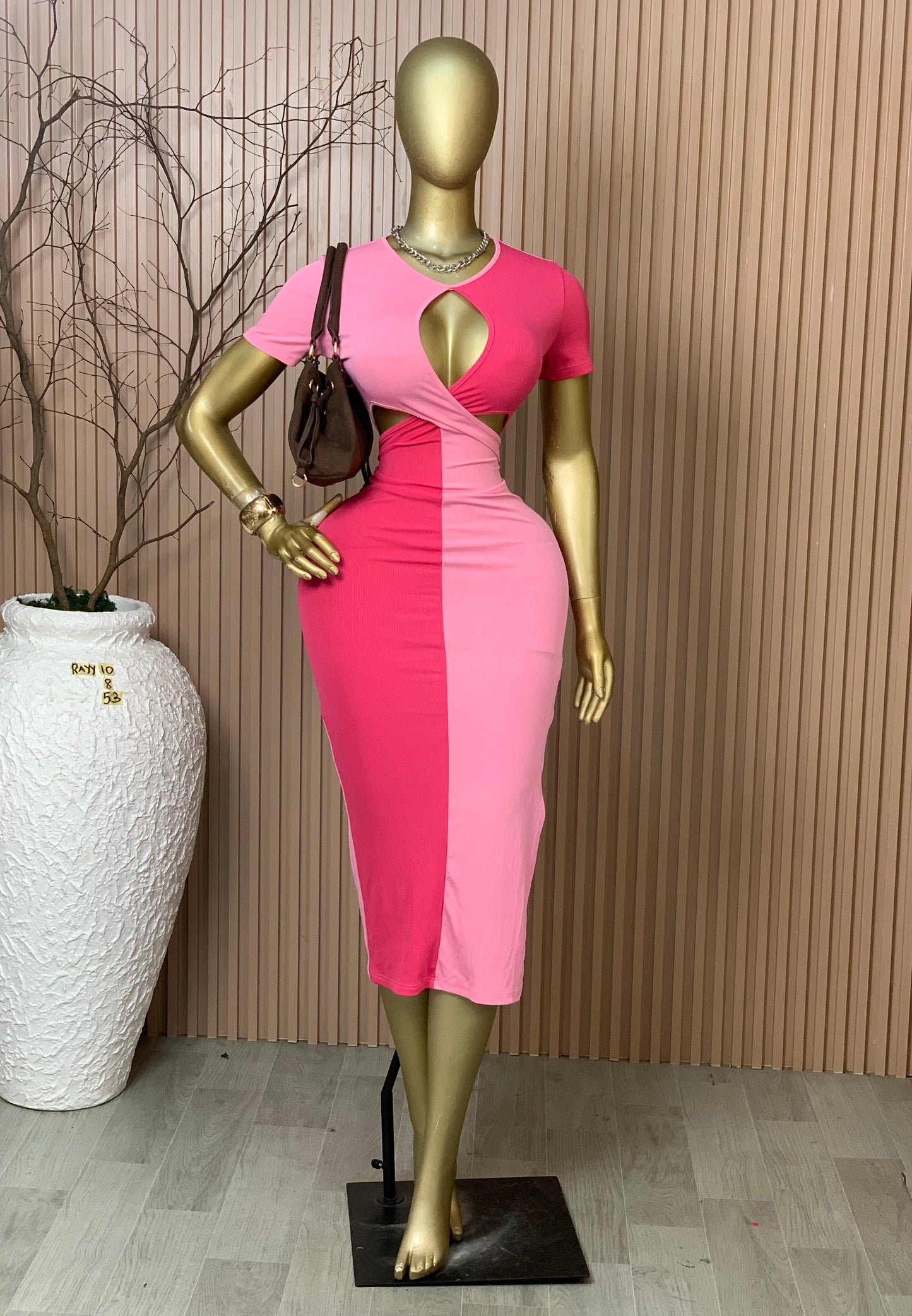 SIZE8 RAYY10 Length53 Brand new pink dress