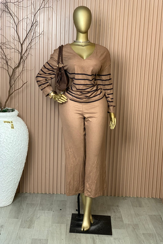 Unforgettable6 SIZE18 Length38 Brand new brown two piece