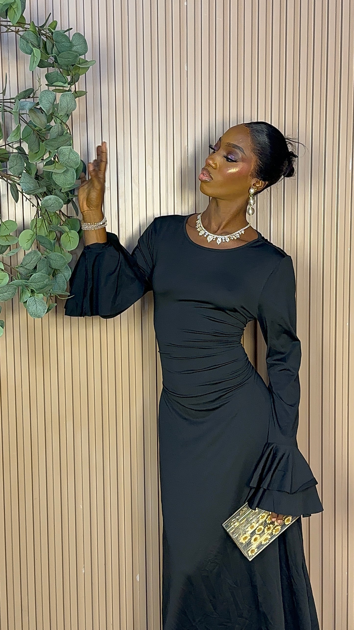 LADY ON BLACK| SIZE 10 |