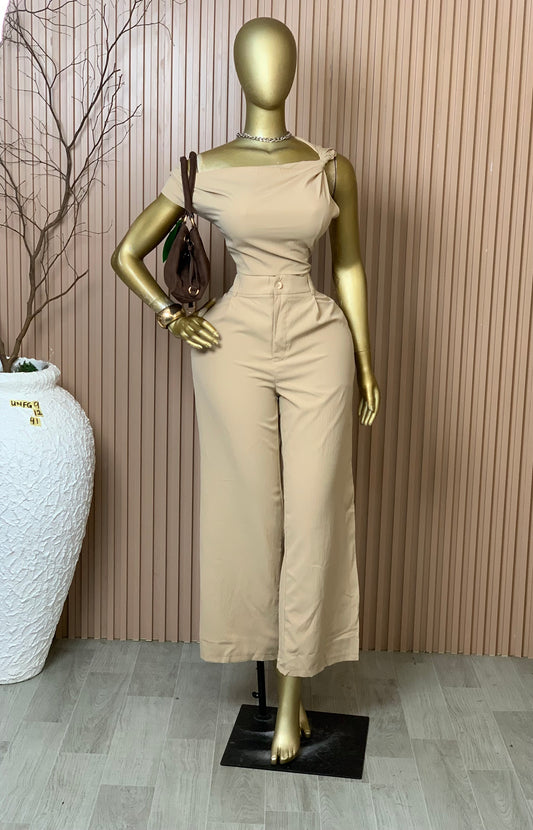 Unforgettable9 SIZE12 Length41 Brand new brown two piece