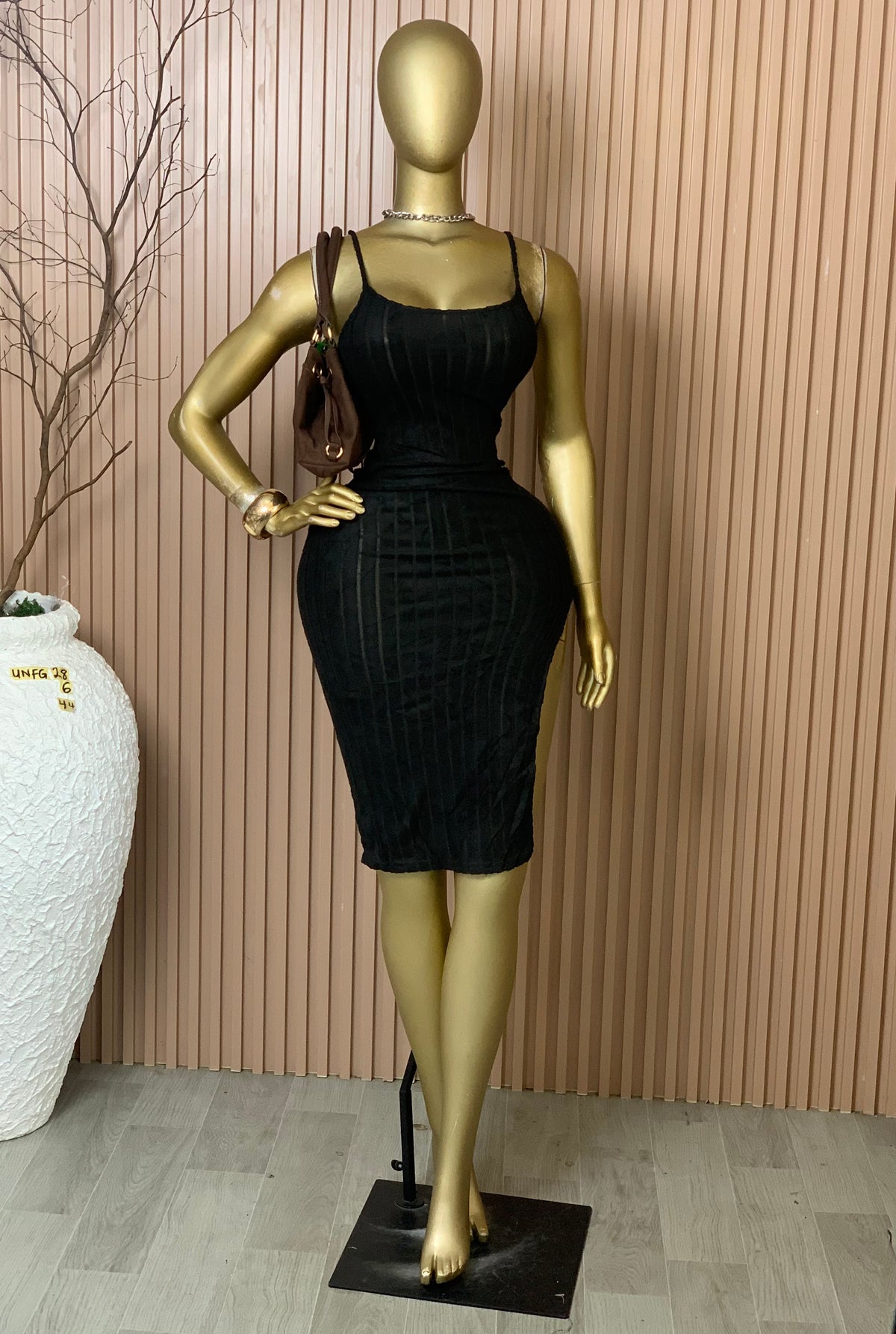 Unforgettable28 SIZE6 Length44 Brand new black dress comes with jacket